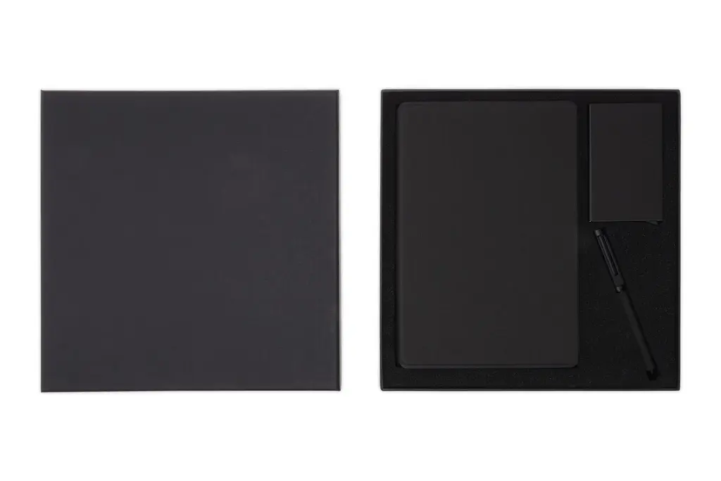 CHANGE ZERO Sustainable Gift Set with Refillable Notebook, Pen & Cardholder - Black (6).webp