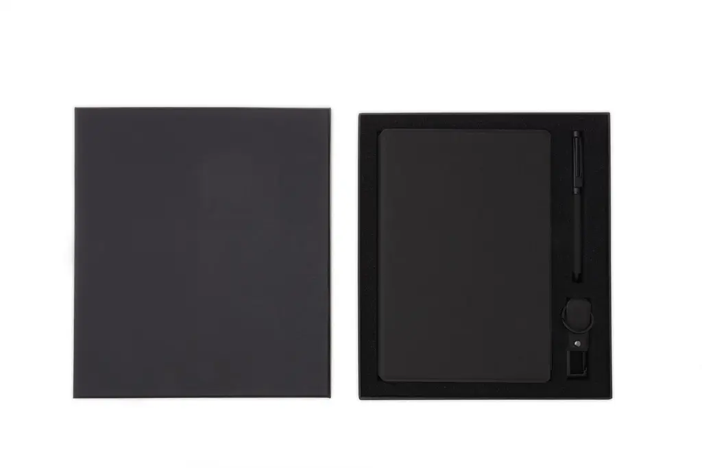 CHANGE ZERO Sustainable Gift Set with Refillable Notebook, Pen & USB Keychain - Black (6).webp